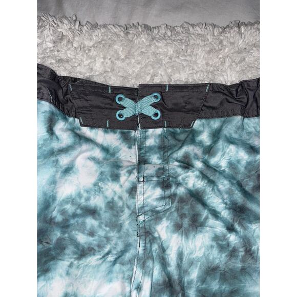 Art Class boys sz. 18 green tie dye design swim trunks ( longer) Grt. pair - Picture 4 of 8